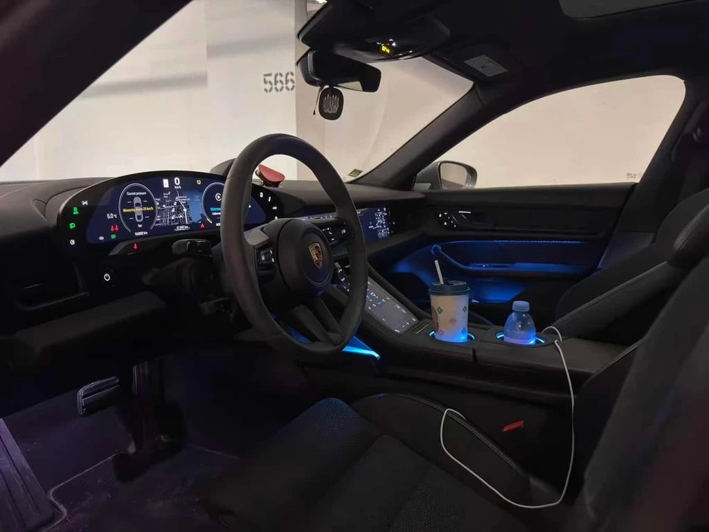 Porsche Taycan * 4S * CARFAX * ФИНАНСИРАНЕ - изображение 5