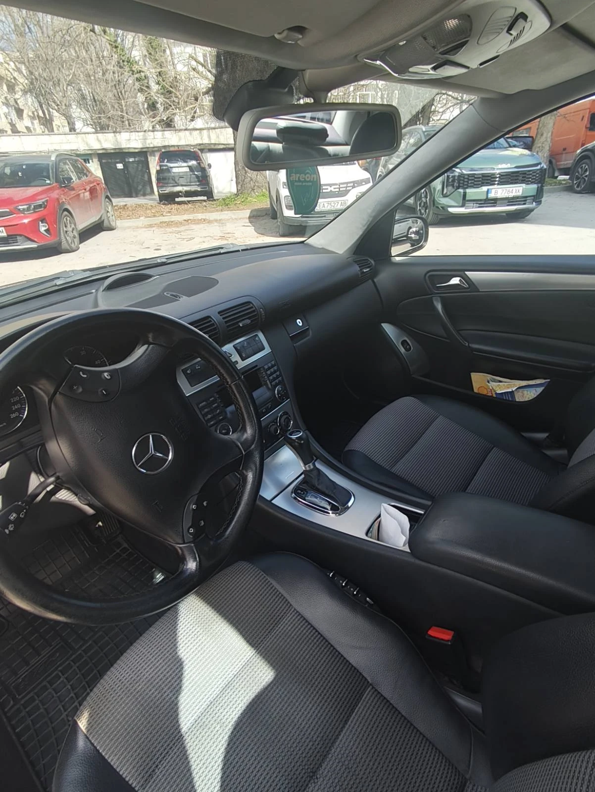 Mercedes-Benz C 220 Авангард, снимка 11 - Автомобили и джипове - 53752902