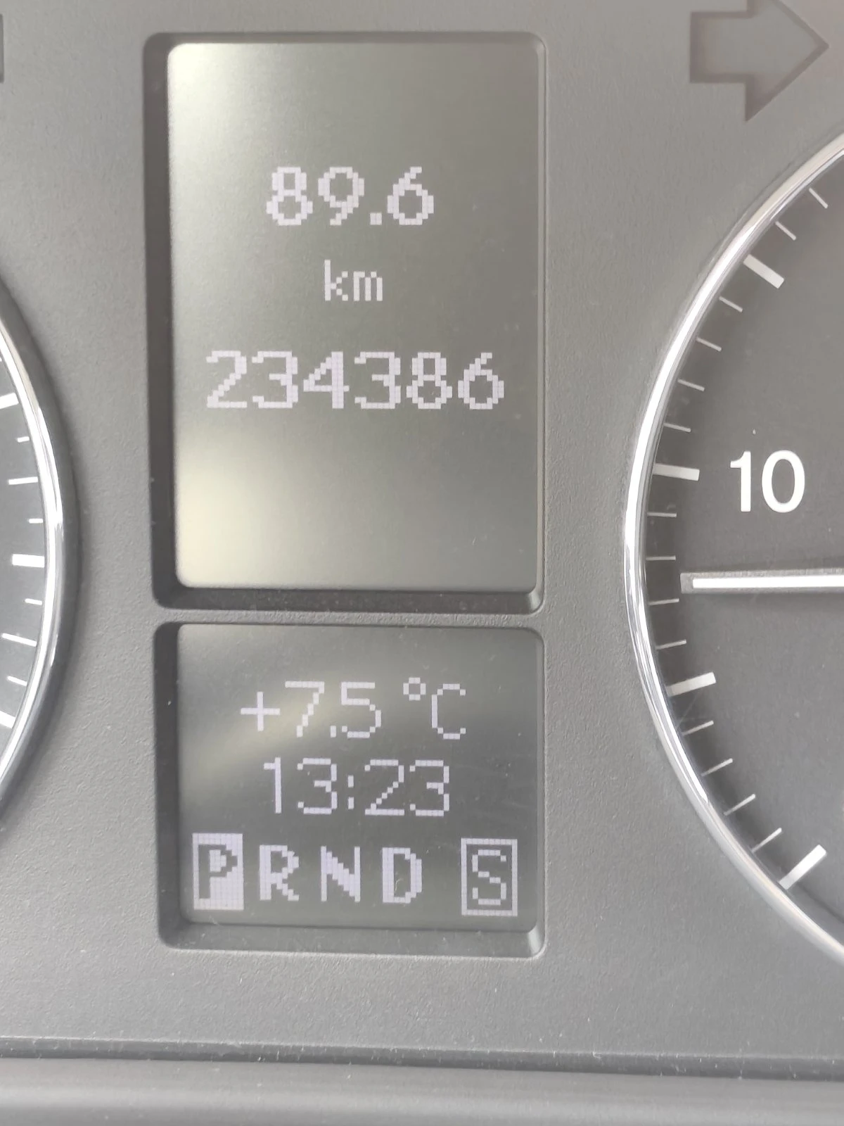 Mercedes-Benz C 220 Авангард, снимка 10 - Автомобили и джипове - 53752902