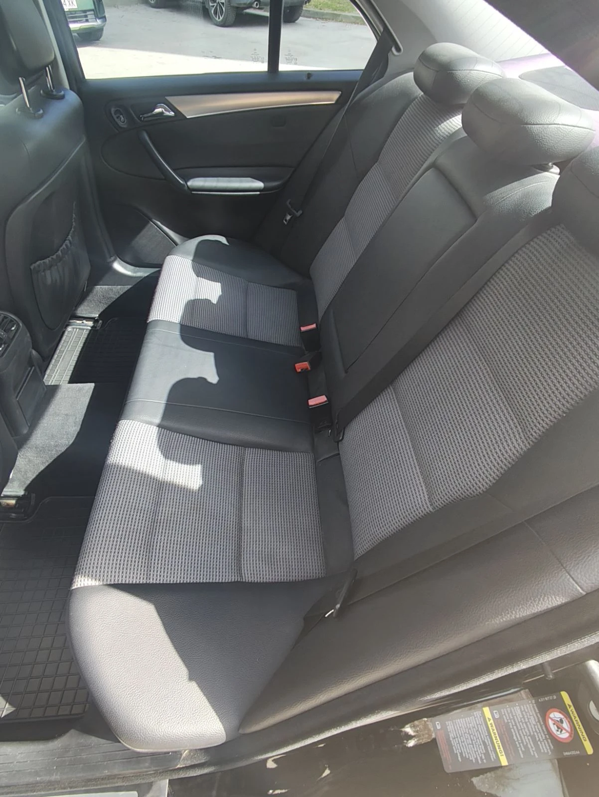 Mercedes-Benz C 220 Авангард, снимка 12 - Автомобили и джипове - 53752902