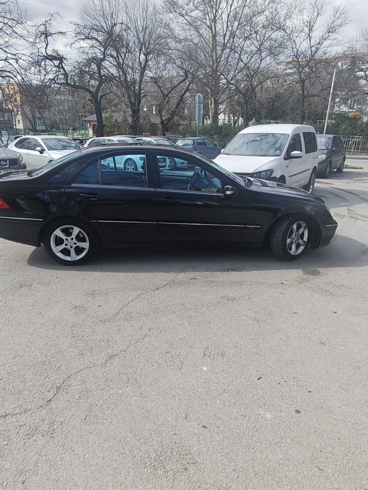 Mercedes-Benz C 220 Авангард, снимка 3 - Автомобили и джипове - 53752902