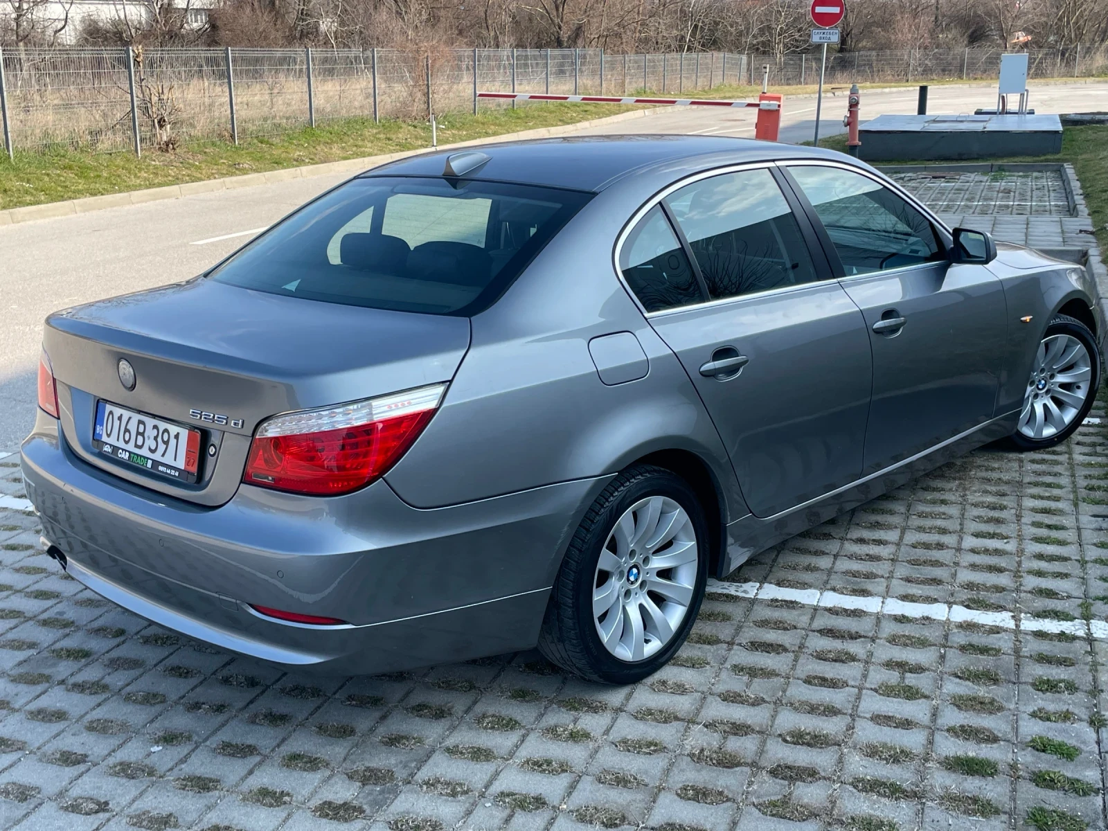 BMW 525 М57/FACE/КОЖА/МЕМОРИ/МАСАЖ/, снимка 4 - Автомобили и джипове - 53771992