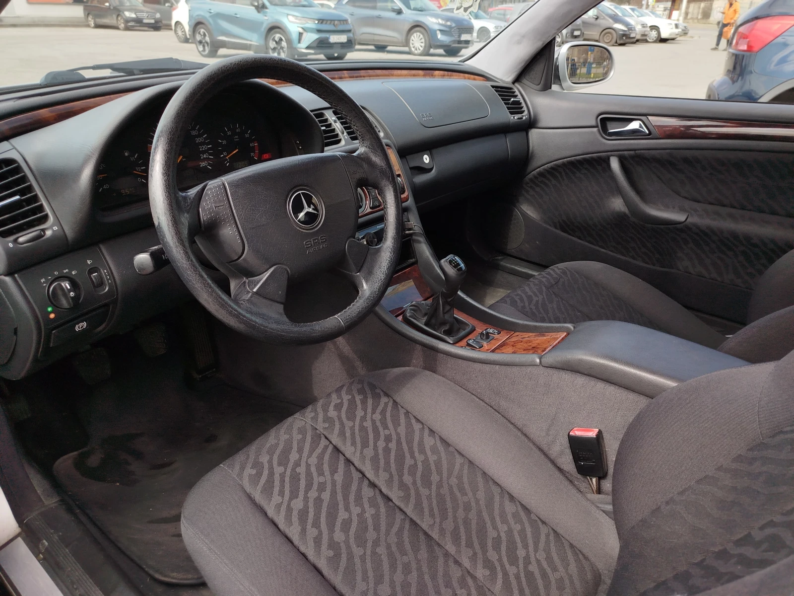 Mercedes-Benz CLK, снимка 7 - Автомобили и джипове - 53858812