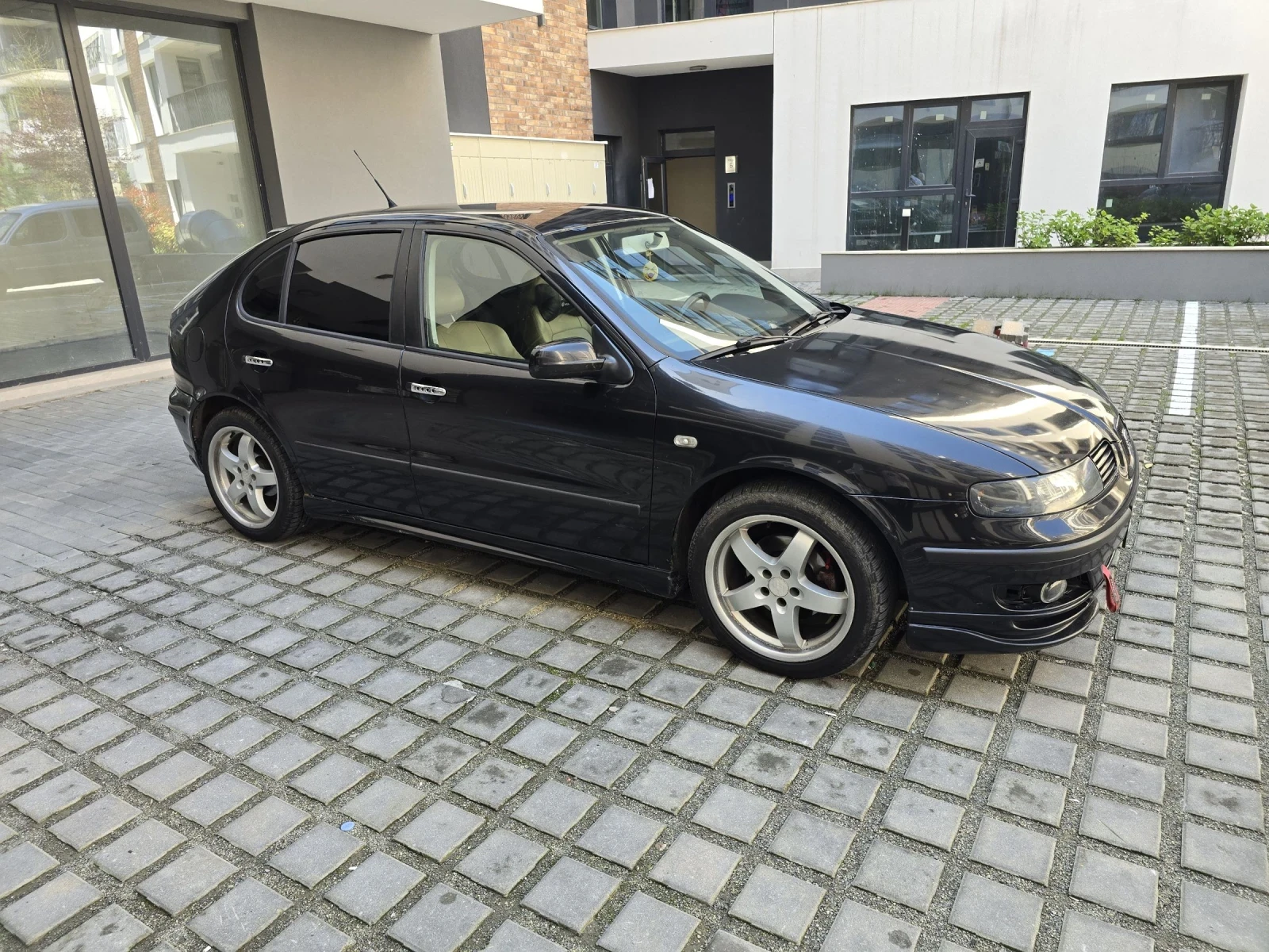 Seat Leon 110, снимка 4 - Автомобили и джипове - 54359377