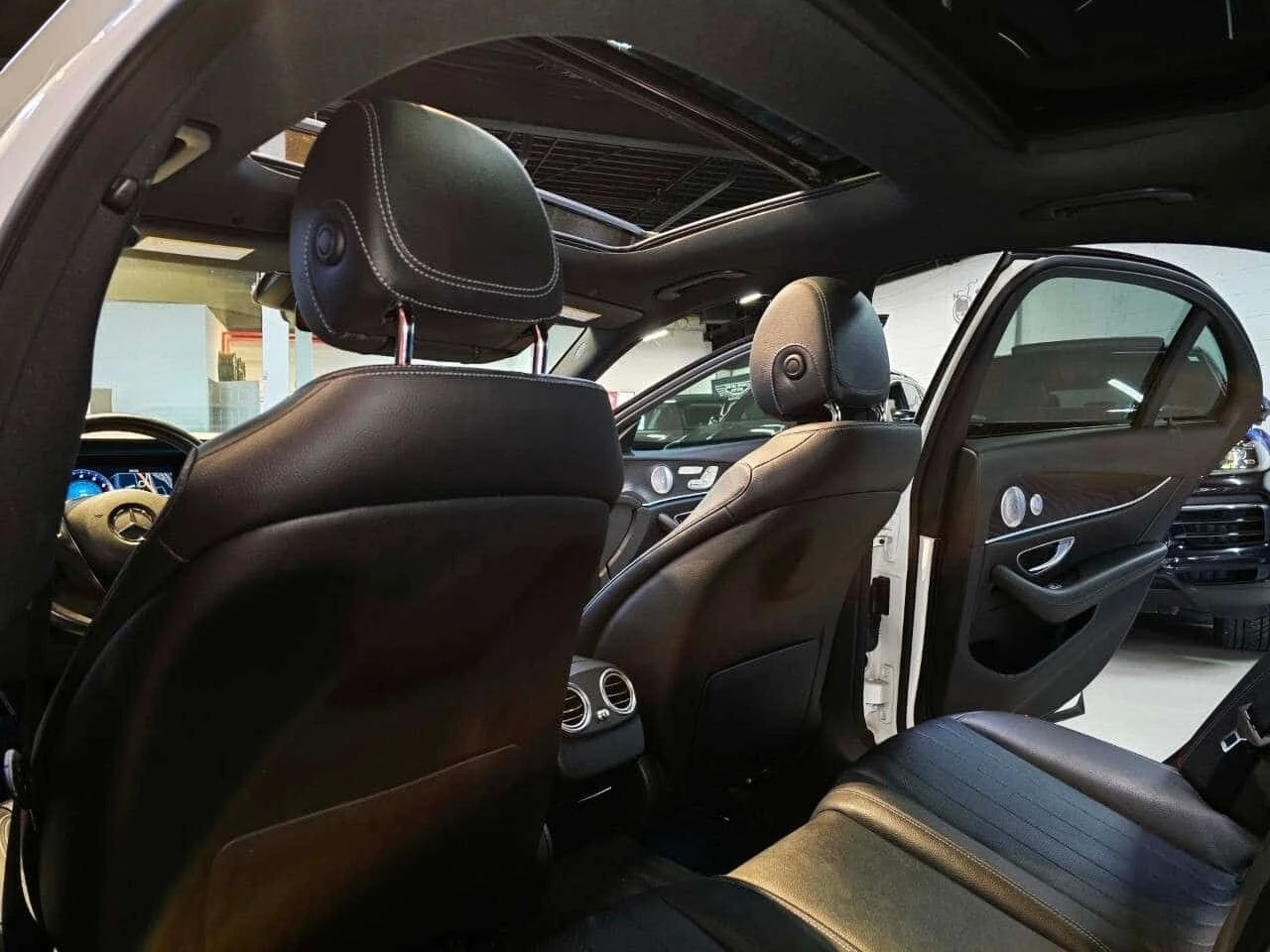 Mercedes-Benz E 300 * E300/CERTIFIED/FINANCE * CARFAX * ЦЕНА ДО БГ, снимка 10 - Автомобили и джипове - 54784894