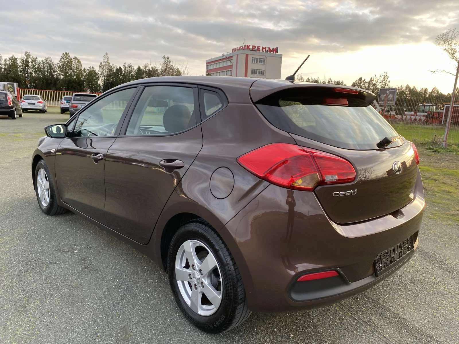 Kia Ceed, снимка 7 - Автомобили и джипове - 54824812