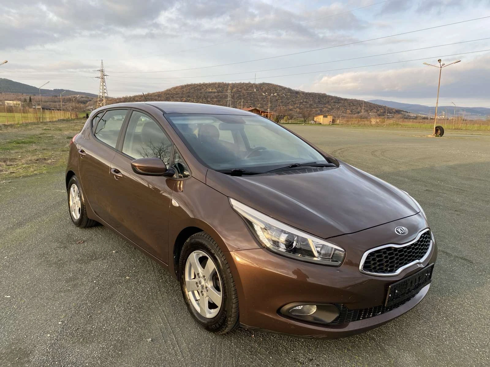 Kia Ceed, снимка 2 - Автомобили и джипове - 54824812