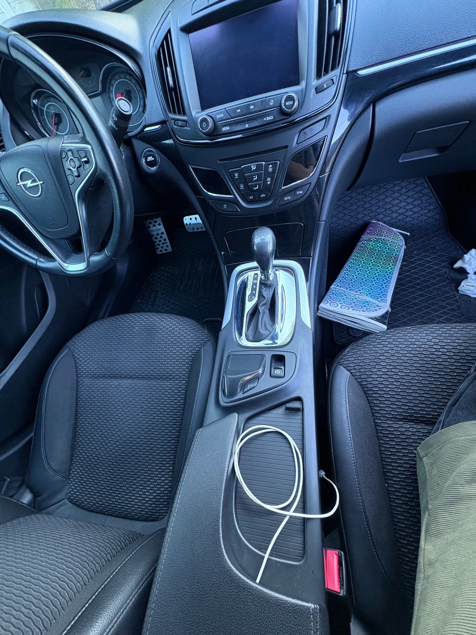 Opel Insignia, снимка 13 - Автомобили и джипове - 55042413