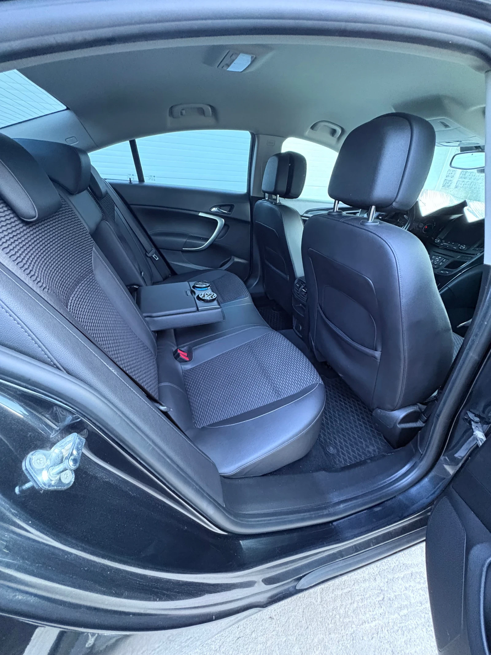 Opel Insignia, снимка 12 - Автомобили и джипове - 55042413