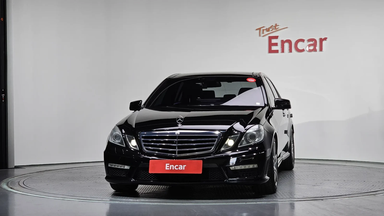 Mercedes-Benz E 63 AMG HARMAN KARDON| PANO| VENT| MEMORY| KEYLESS GO| DIS, снимка 3 - Автомобили и джипове - 55063543