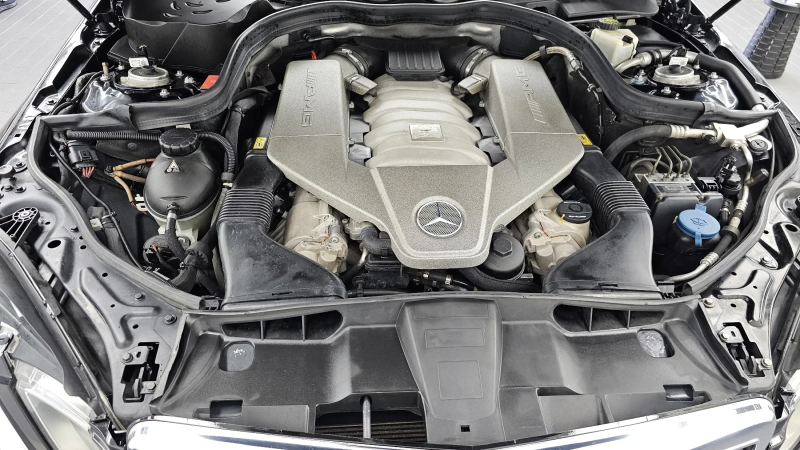 Mercedes-Benz E 63 AMG HARMAN KARDON| PANO| VENT| MEMORY| KEYLESS GO| DIS, снимка 5 - Автомобили и джипове - 55063543