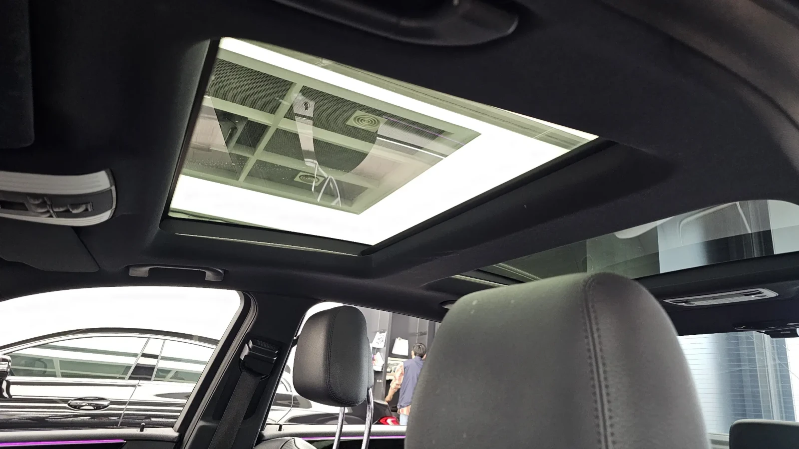 Mercedes-Benz E 63 AMG HARMAN KARDON| PANO| VENT| MEMORY| KEYLESS GO| DIS, снимка 16 - Автомобили и джипове - 55063543