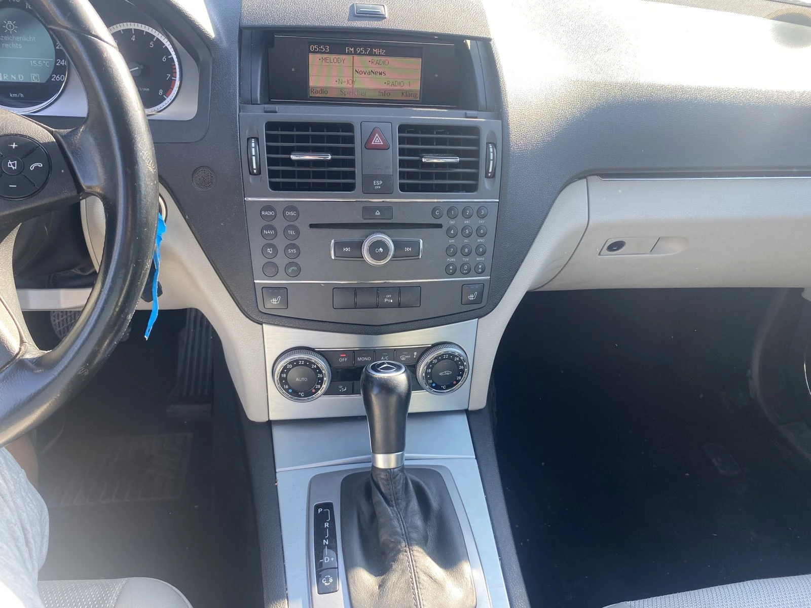 Mercedes-Benz C 180 Avtomat , снимка 8 - Автомобили и джипове - 55257092