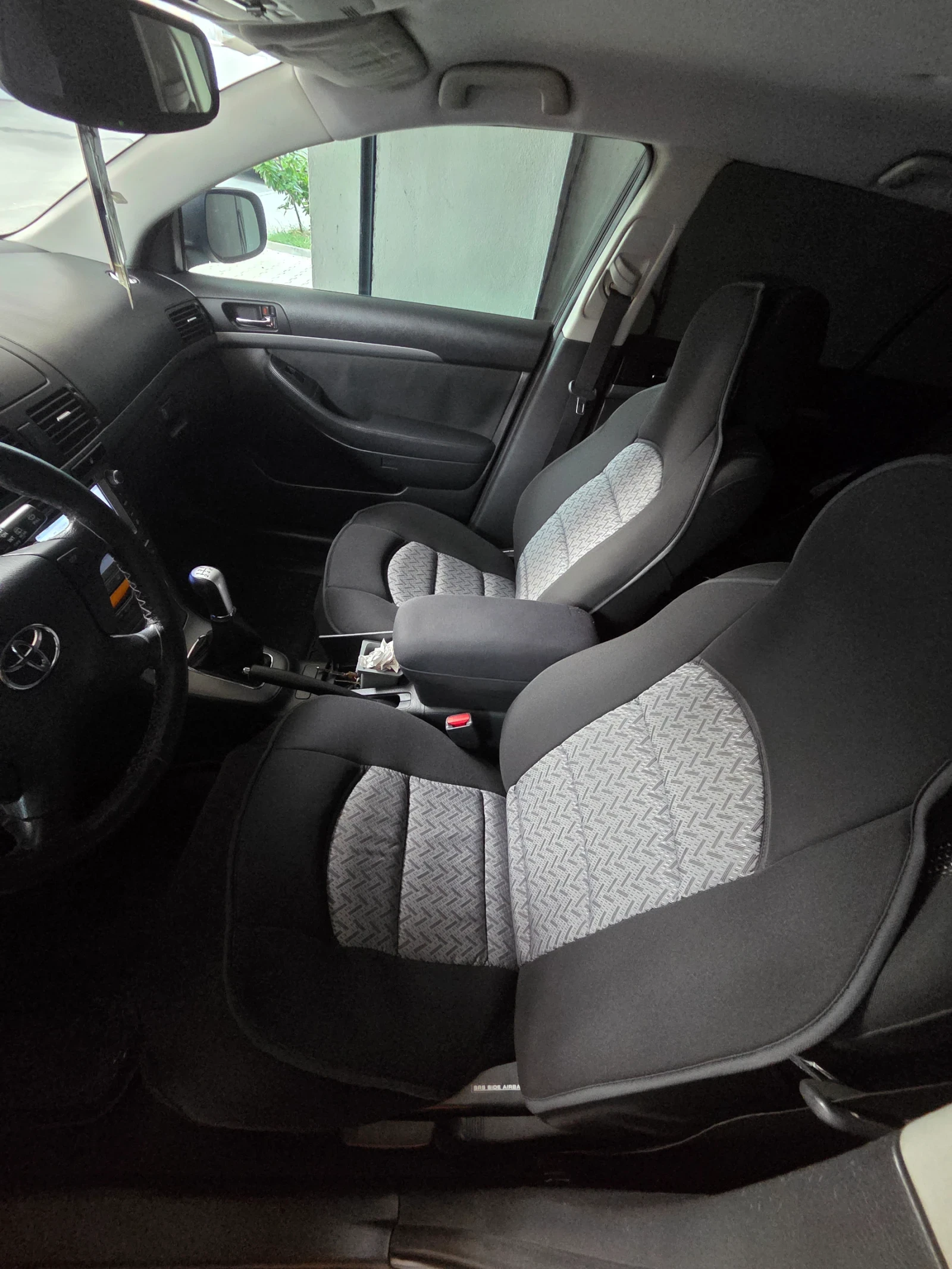 Toyota Avensis T25, снимка 12 - Автомобили и джипове - 55303971