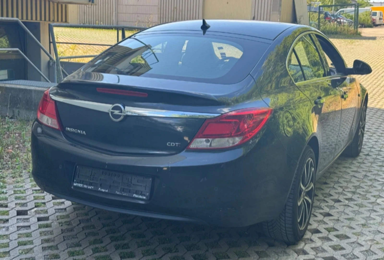 Opel Insignia 2.0 CDTI 131hp Xenon Navi Перфектен , снимка 9 - Автомобили и джипове - 55508321