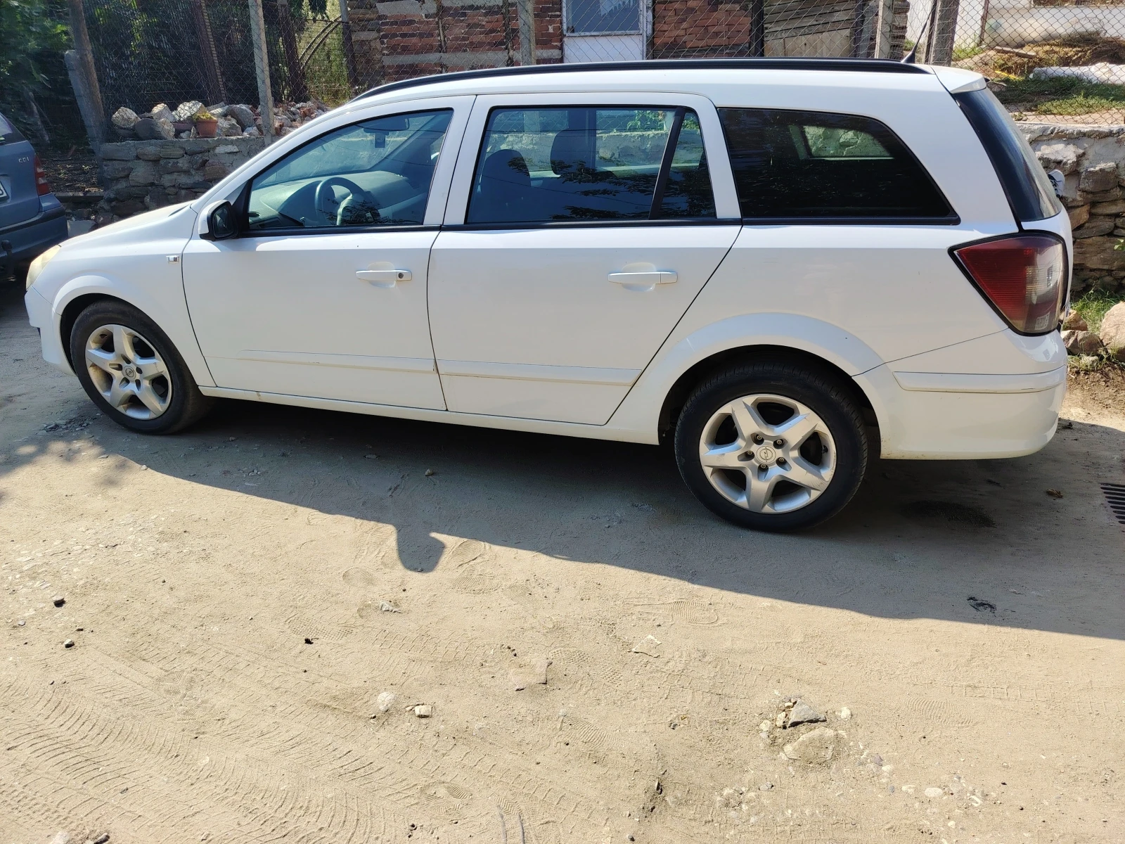 Opel Astra 1.7 CDTI, снимка 2 - Автомобили и джипове - 55751709