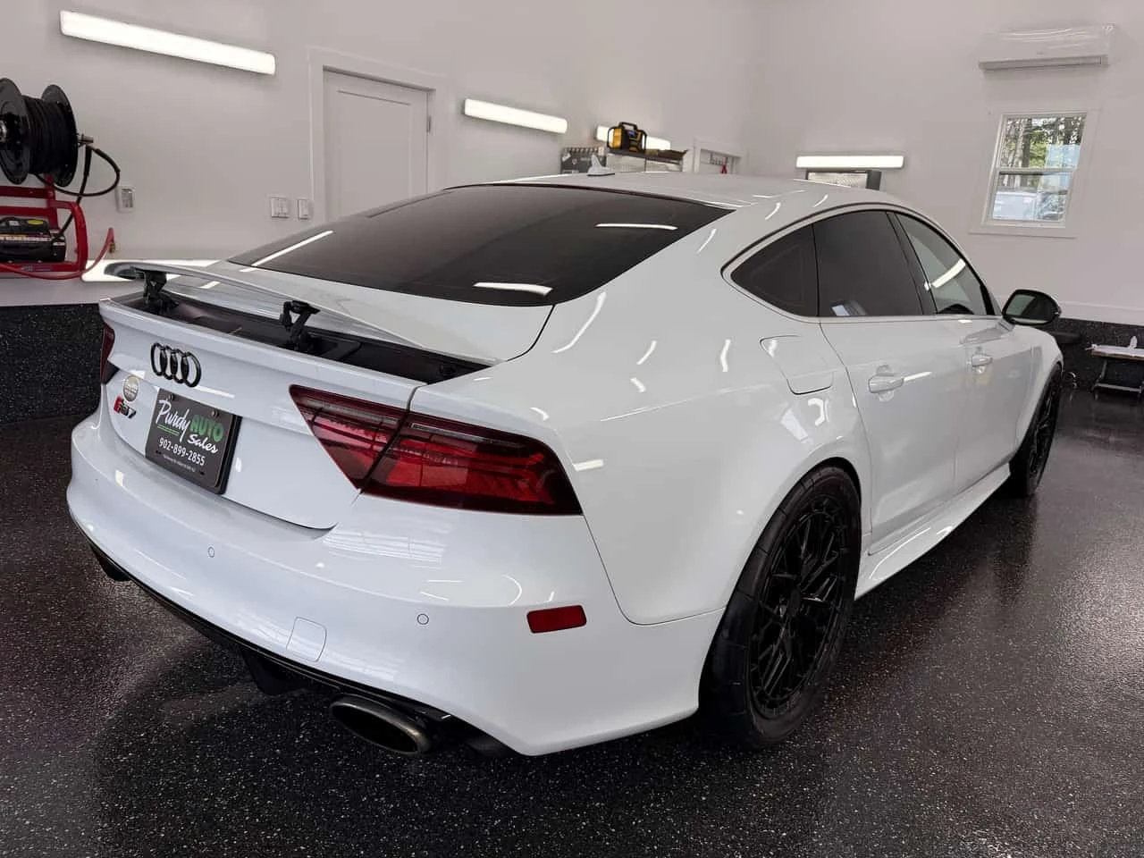 Audi Rs7 | CARFAX | АВТОКРЕДИТ БЕЗ ПЪРВОНАЧАЛНА ВНОСКА, снимка 4 - Автомобили и джипове - 56185839