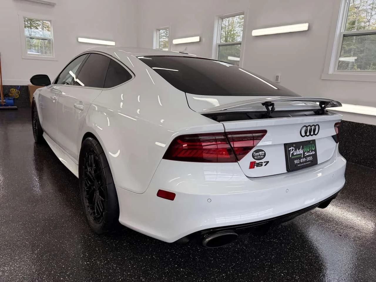Audi Rs7 | CARFAX | АВТОКРЕДИТ БЕЗ ПЪРВОНАЧАЛНА ВНОСКА, снимка 3 - Автомобили и джипове - 56185839