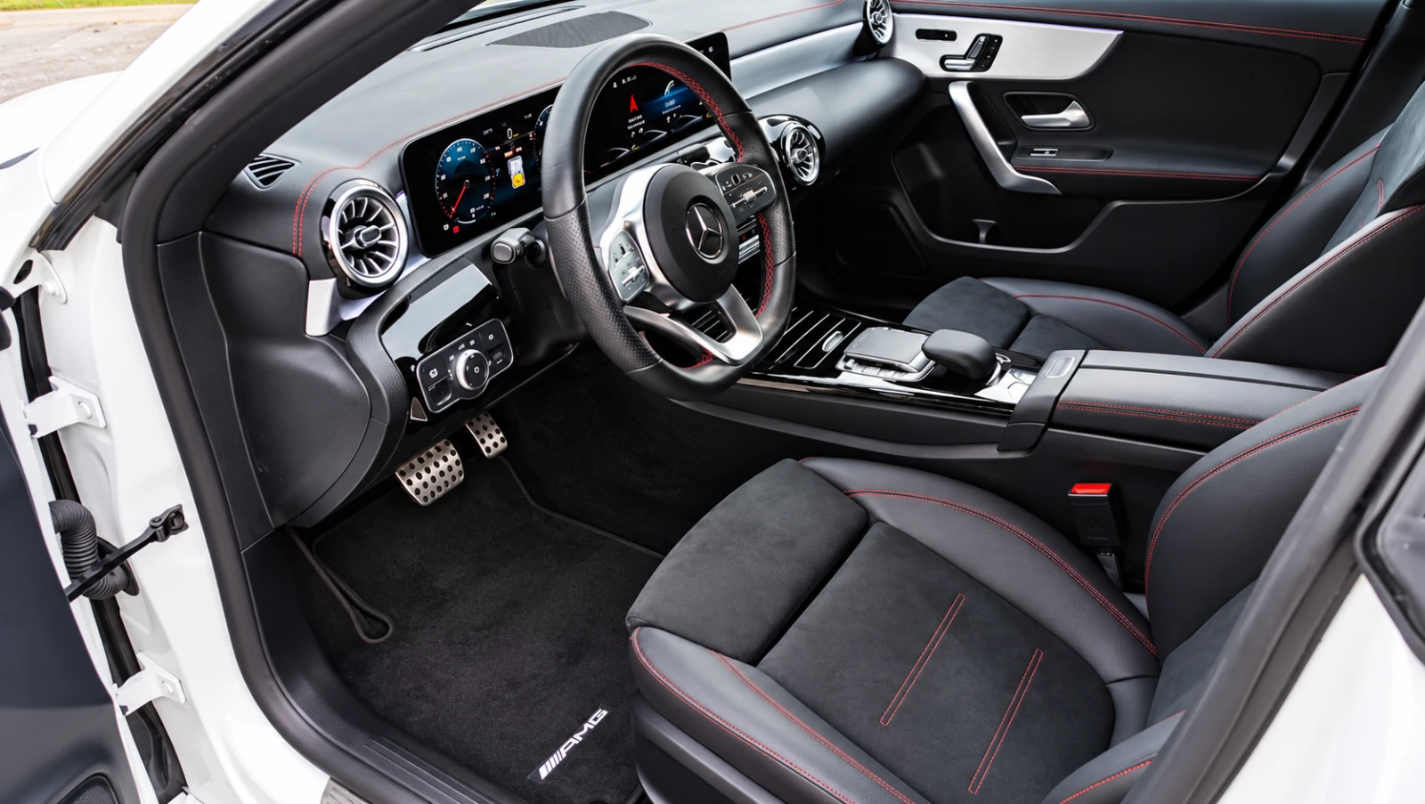 Mercedes-Benz CLA 200 200D * AMG * SPORT * KEYLESS-GO * DISTRONIC *  | Mobile.bg � ����������� 9
