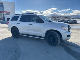 Toyota Sequoia PLATINUM* V8* КОЖА* ПОДГРЕВ* ШИБИДАХ* КАМЕРА* 6+ 1, снимка 3