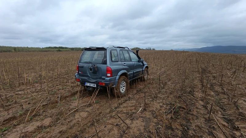 Suzuki Grand vitara, снимка 11 - Автомобили и джипове - 50533526