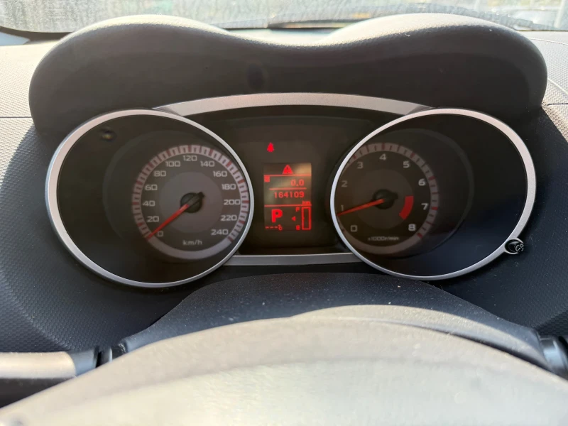 Mitsubishi Outlander 2.4i 170kc 4х4 7м, снимка 15 - Автомобили и джипове - 53290320