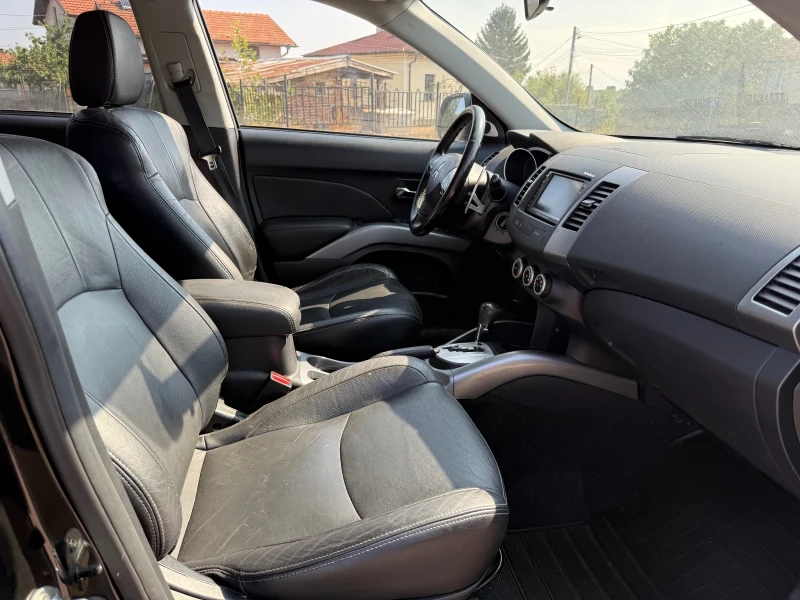 Mitsubishi Outlander 2.4i 170kc 4х4 7м, снимка 16 - Автомобили и джипове - 53290320