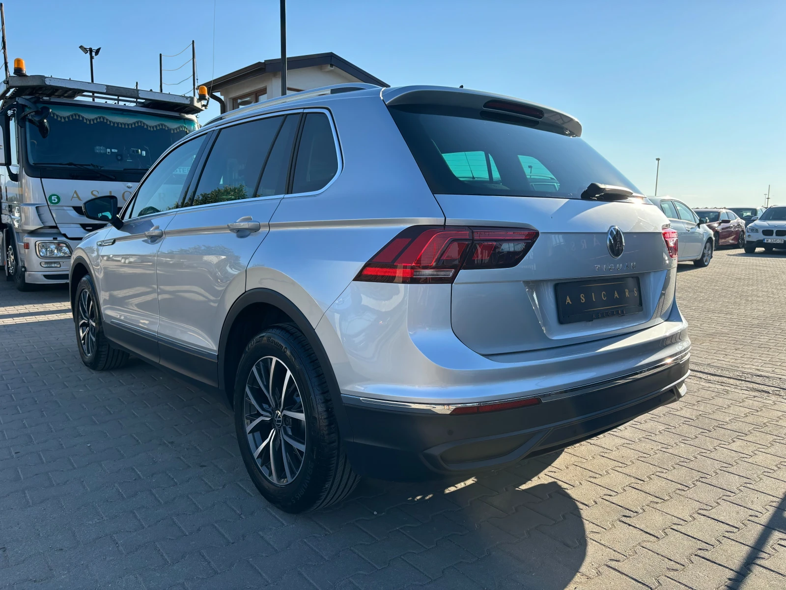 VW Tiguan 2.0D AUTOMATIC FACELIFT  - изображение 3