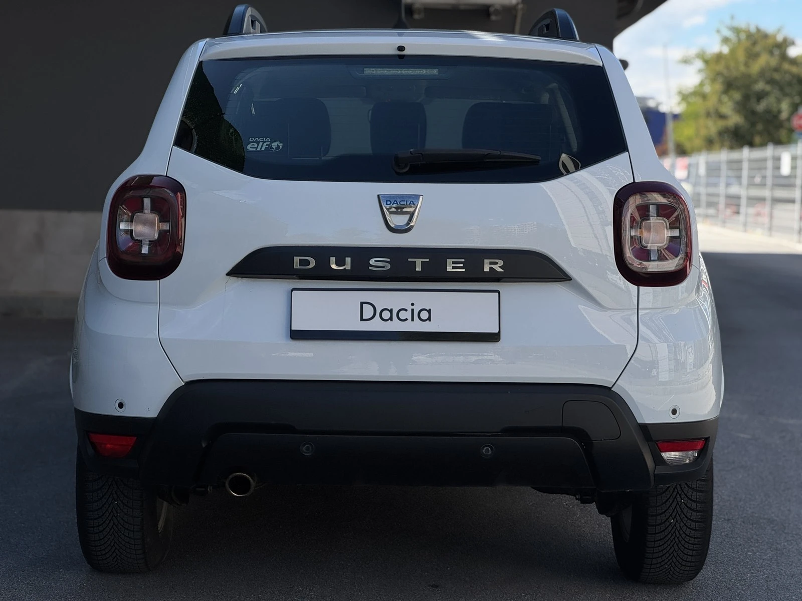 Dacia Duster N1 // 1.6i Газ/Бензин // Върнат от лизинг - изображение 4