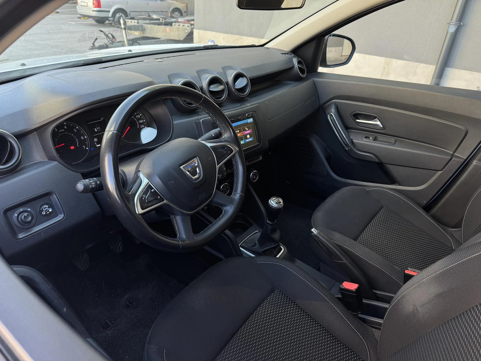 Dacia Duster N1 // 1.6i Газ/Бензин // Върнат от лизинг - изображение 6