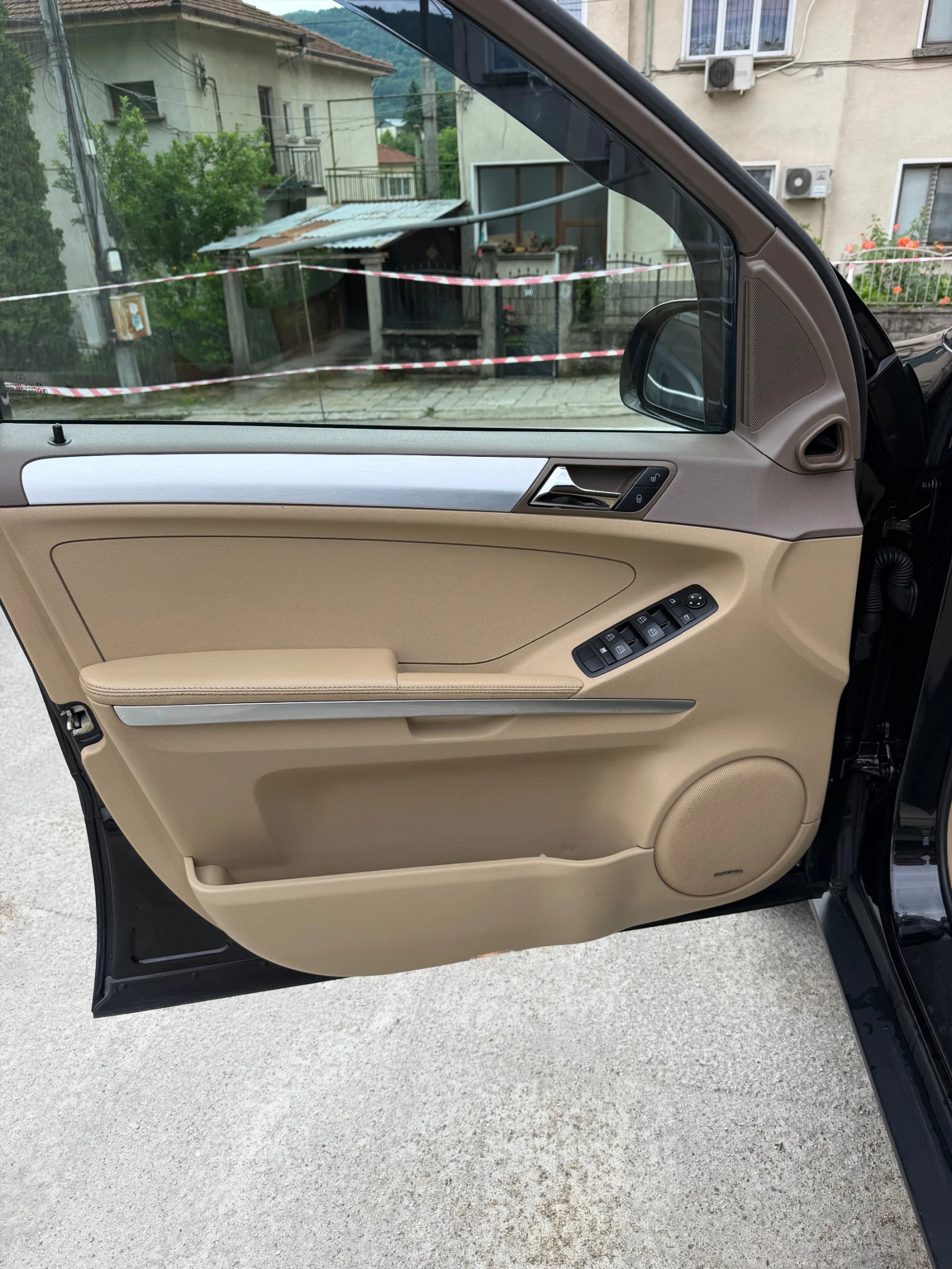 Mercedes-Benz ML 320, снимка 7 - Автомобили и джипове - 54774927