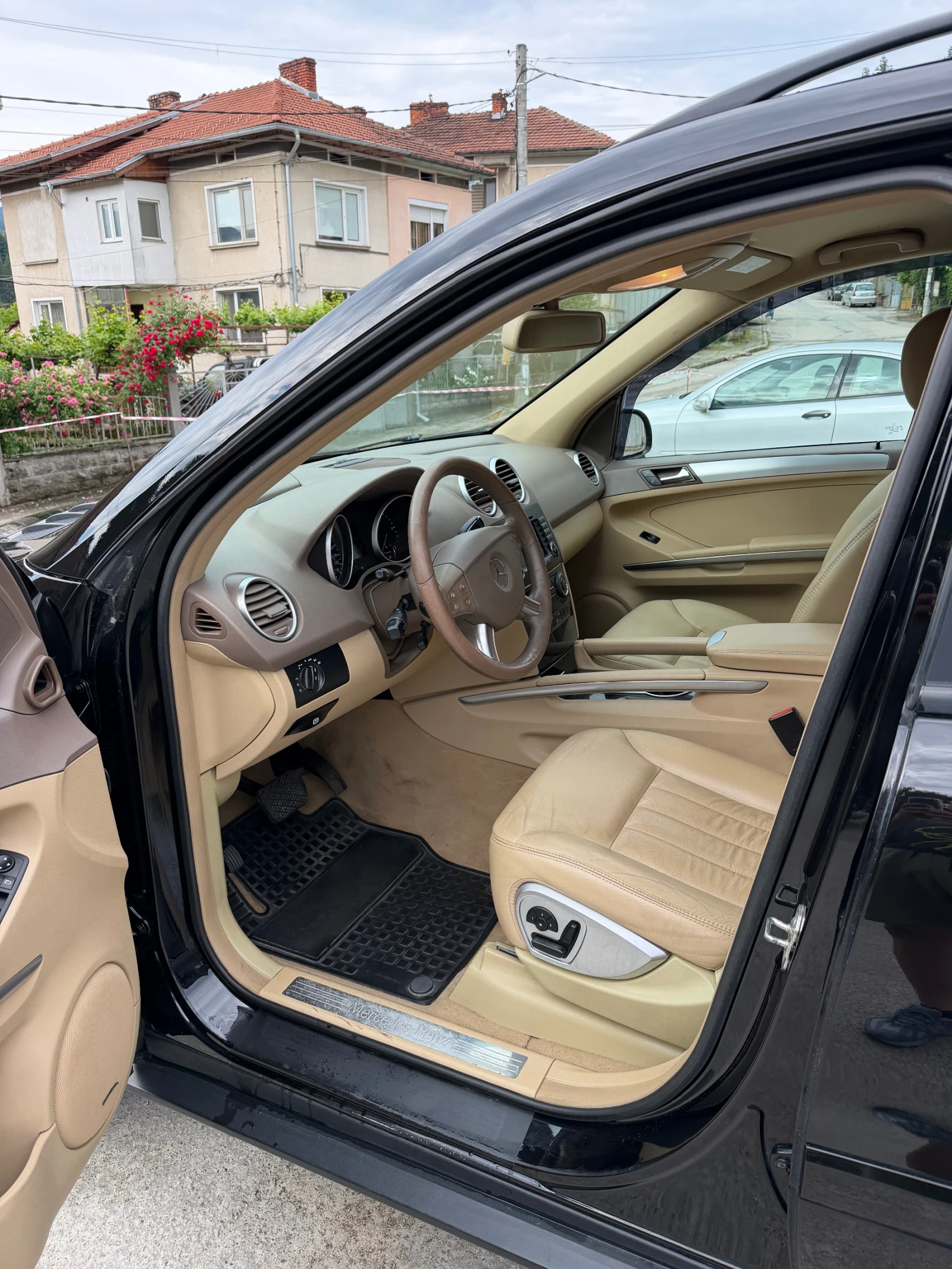 Mercedes-Benz ML 320, снимка 6 - Автомобили и джипове - 54774927