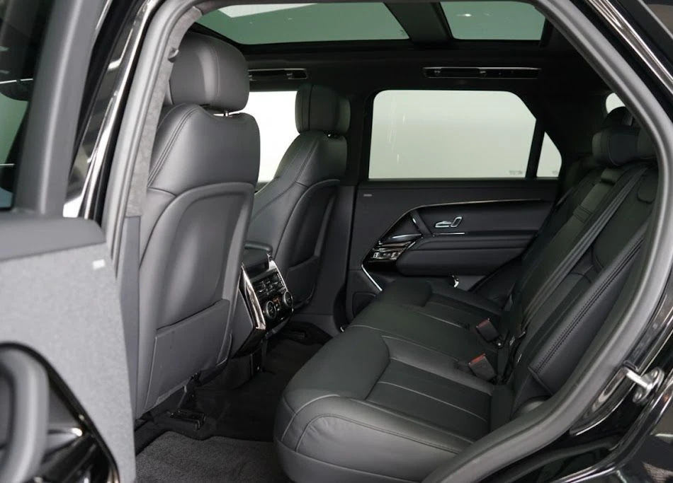 Land Rover Range Rover Sport D350 AUTOBIOGRAPHY/BLACK/MERIDIAN/PANO/360/HEADUP, снимка 10 - Автомобили и джипове - 54866555