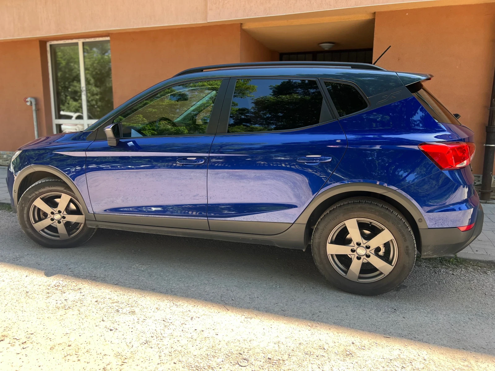 Seat Arona, снимка 2 - Автомобили и джипове - 55080988