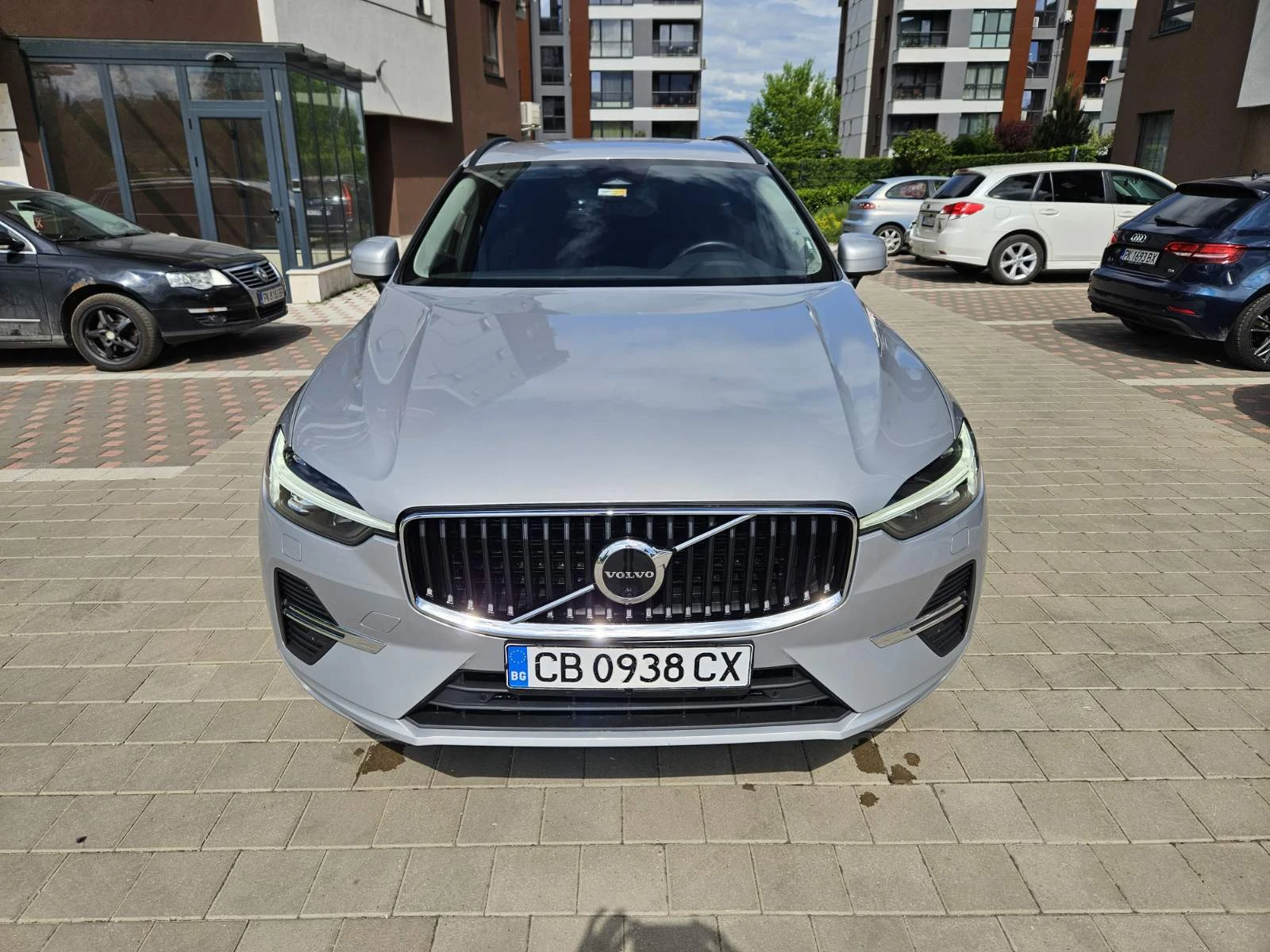Volvo XC60 Momentum Pro B4 AWD 197к.с. Mild Hybrid, снимка 11 - Автомобили и джипове - 55382415