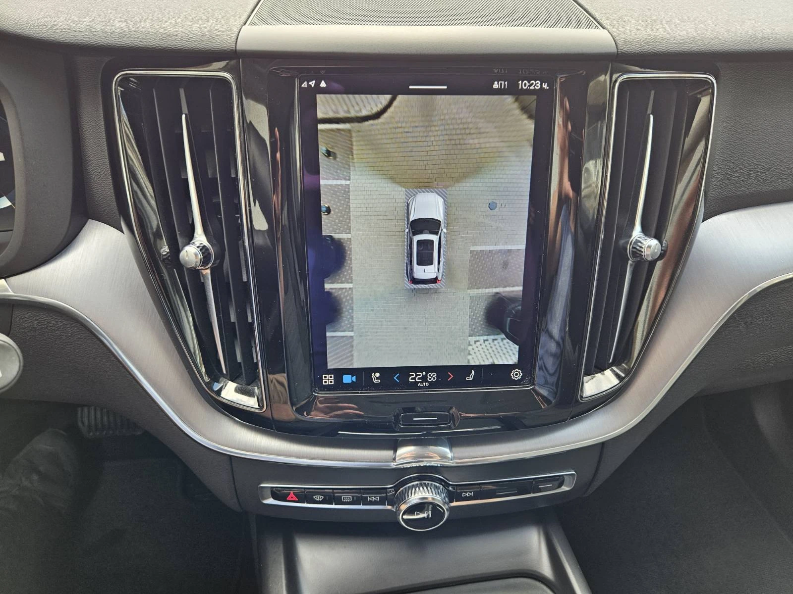 Volvo XC60 Momentum Pro B4 AWD 197к.с. Mild Hybrid, снимка 12 - Автомобили и джипове - 55382415