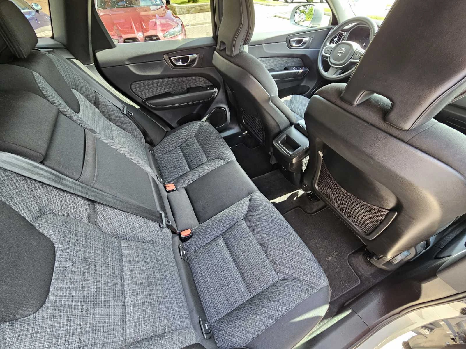 Volvo XC60 Momentum Pro B4 AWD 197к.с. Mild Hybrid, снимка 9 - Автомобили и джипове - 55382415