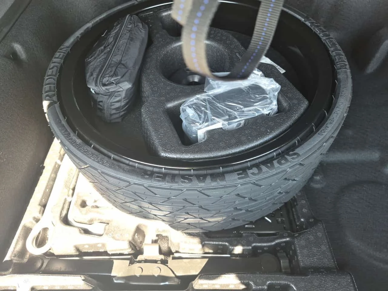 Mercedes-Benz GLE 450 AMG PACK / DISTRONIC / 360 / BURMESTER / MEMORY , снимка 15 - Автомобили и джипове - 55638017