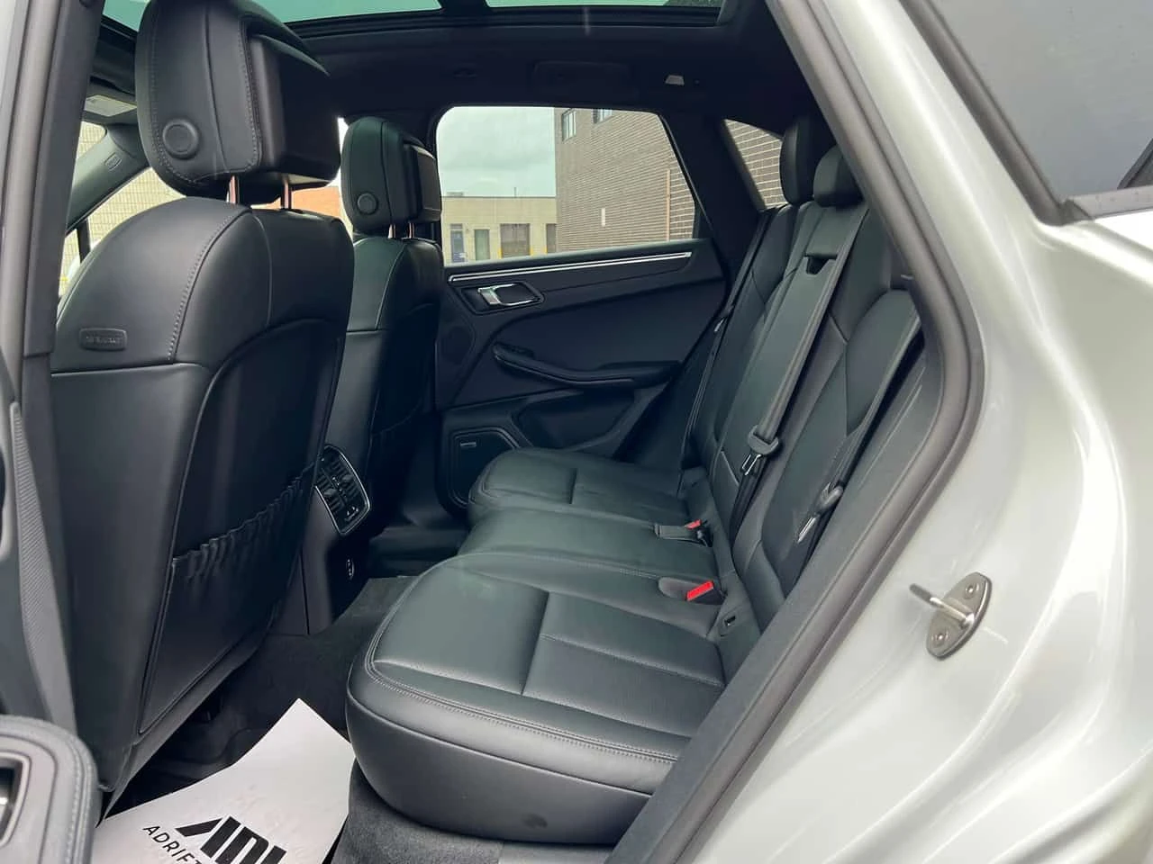 Porsche Macan AWD / MATRIX / BOSE / CARFAX , снимка 9 - Автомобили и джипове - 55670521