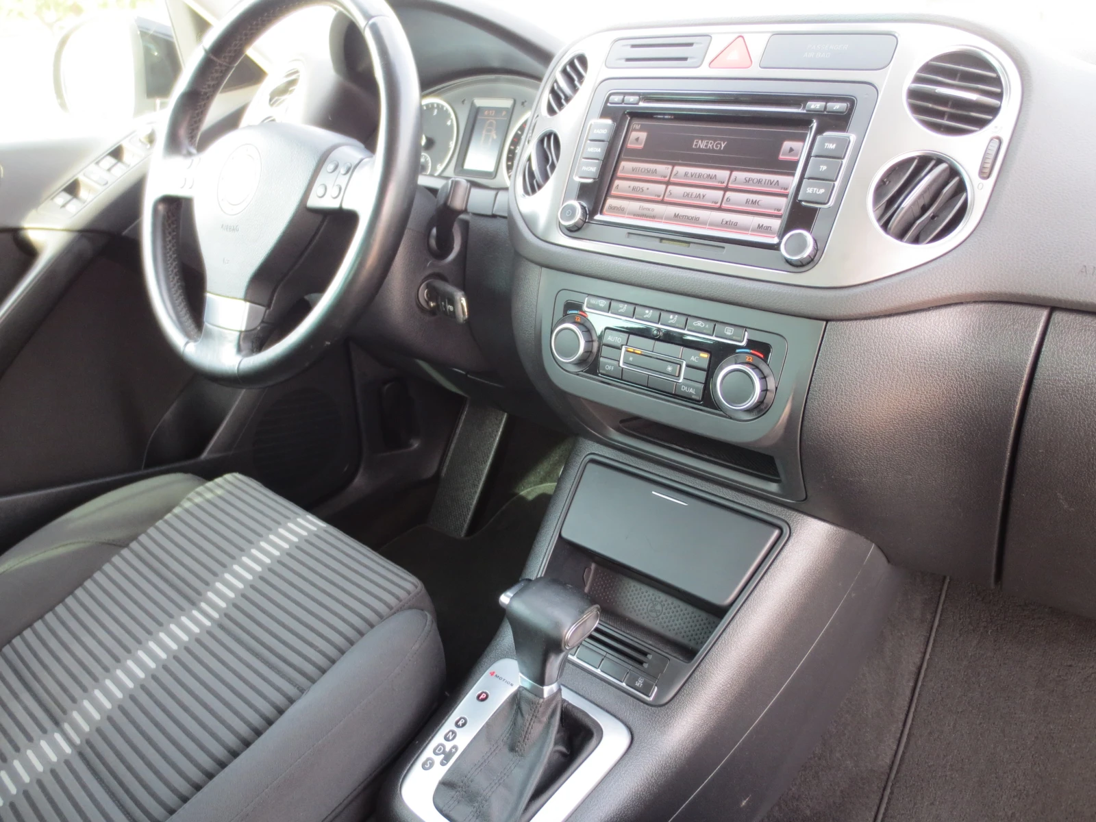 VW Tiguan 2.0TDI* DSG* 4-Motion* , снимка 15 - Автомобили и джипове - 55795481