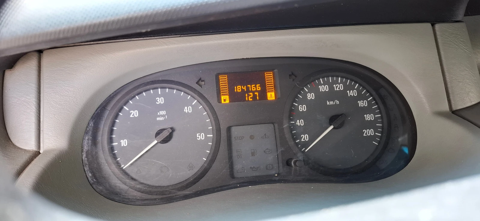Opel Vivaro, снимка 9 - Бусове и автобуси - 55533615