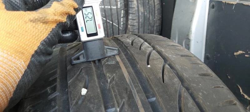 Гуми Летни 245/45R18, снимка 4 - Гуми и джанти - 31997178