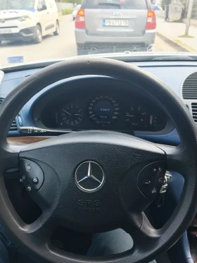 Mercedes-Benz E 220, снимка 11