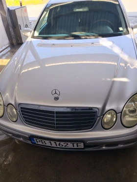 Mercedes-Benz E 220, снимка 10