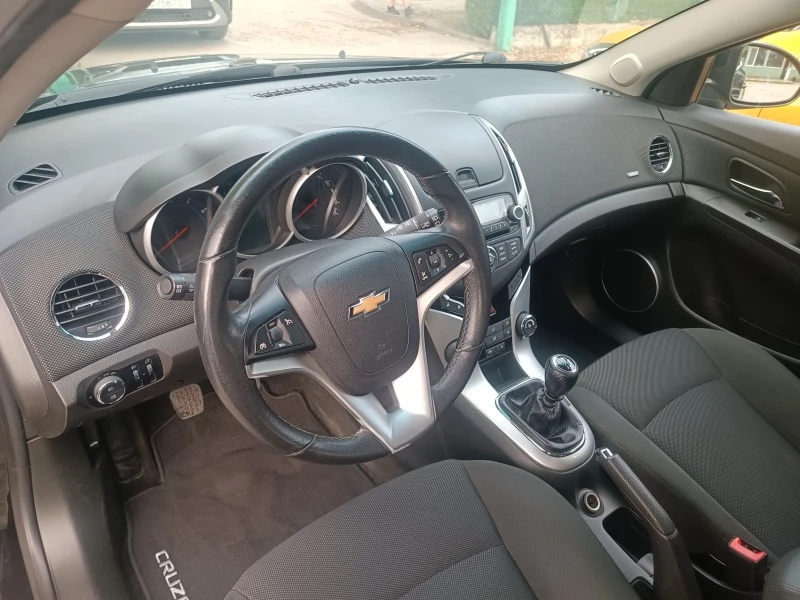 Chevrolet Cruze 1.8i-SW-CH, снимка 7 - Автомобили и джипове - 46666065