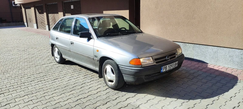 Opel Astra, снимка 1 - Автомобили и джипове - 49231620