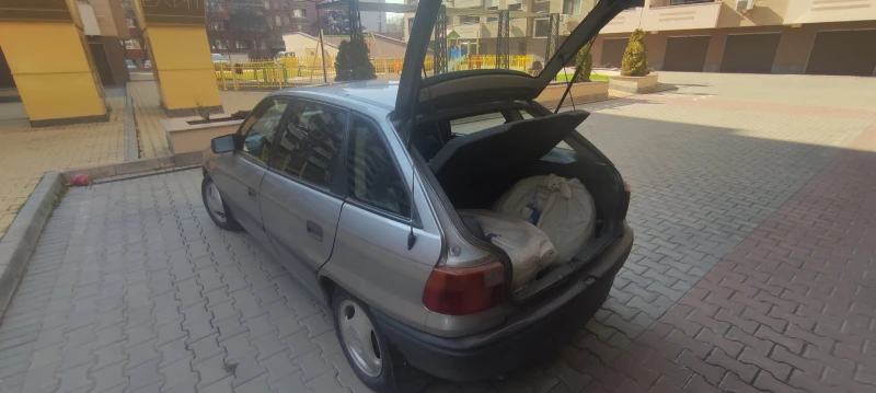 Opel Astra, снимка 11 - Автомобили и джипове - 49231620