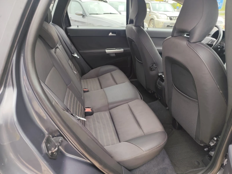 Volvo V50 1.6 HDI !!! Facelift !! ПЕРФЕКТНО !!!EU5A* , снимка 13 - Автомобили и джипове - 50020247
