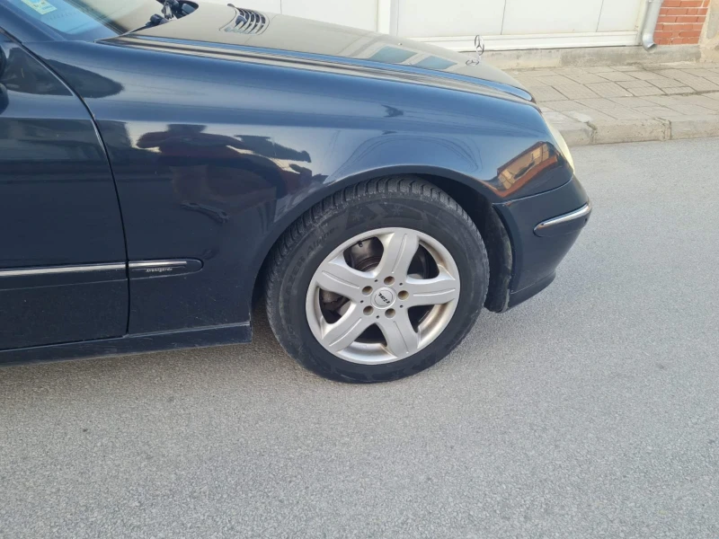 Mercedes-Benz E 270, снимка 12 - Автомобили и джипове - 52795128