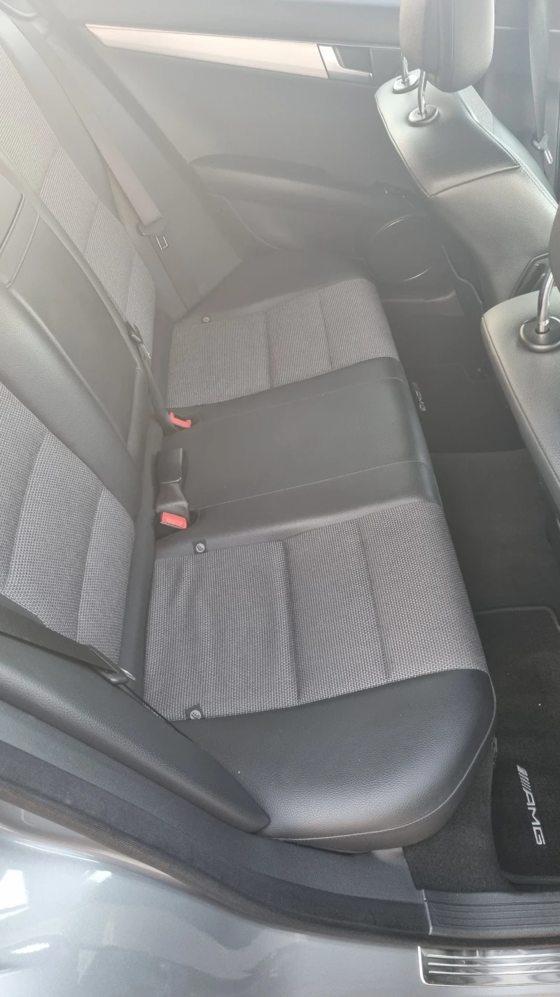 Mercedes-Benz C 220 AMG FULL, снимка 8 - Автомобили и джипове - 51838727